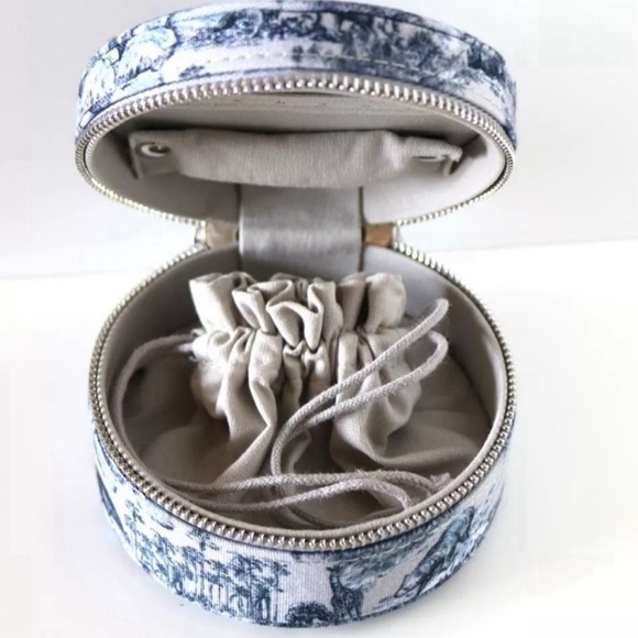 DIOR AROUND THE WORLD JEWLRY ACCESSORIES 💙💙💙 NWOT - Picture 3 of 4